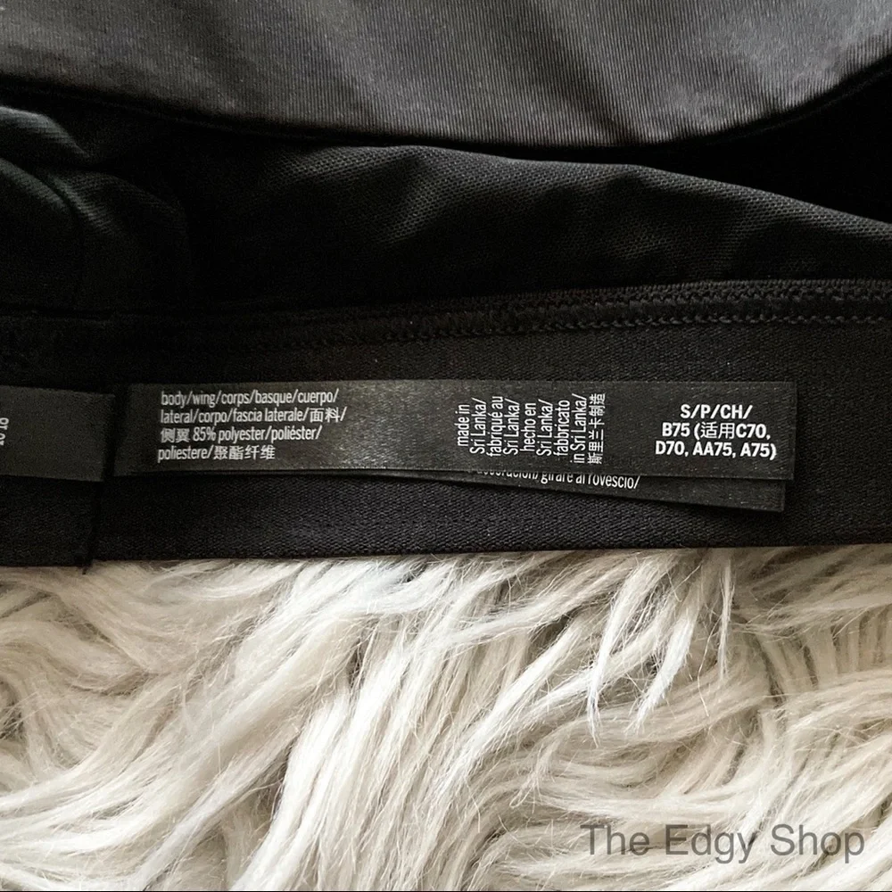 Victoria Sport | Player Logo Scoopneck Sports Bra - Picture 6 of 9